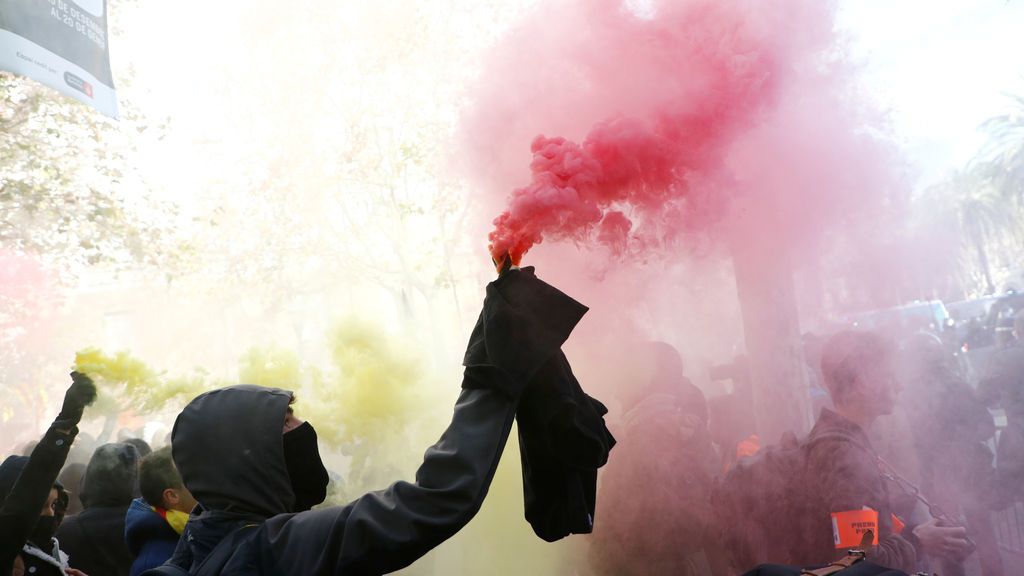 21-D: protestas, cargas y detenciones por la celebración del  Consejo de Ministros