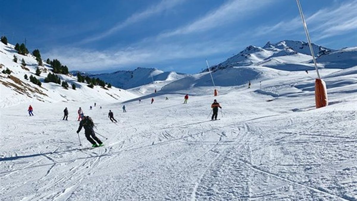 Un esquiador sufre una caída y muere en la estación oscense de Cerler