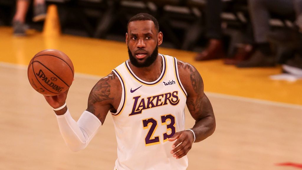 LeBron James reconoce que le gustaría jugar con Luka Doncic