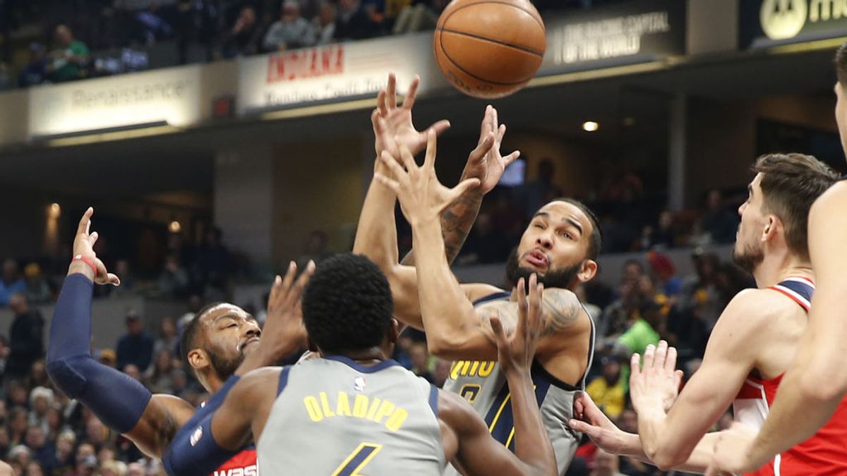 La jugada más ridícula de la historia de la NBA: un cúmulo de despropósitos que no termina nunca La jugada más ridícula de la historia de la NBA: un cúmulo de despropósitos que no termina nunca