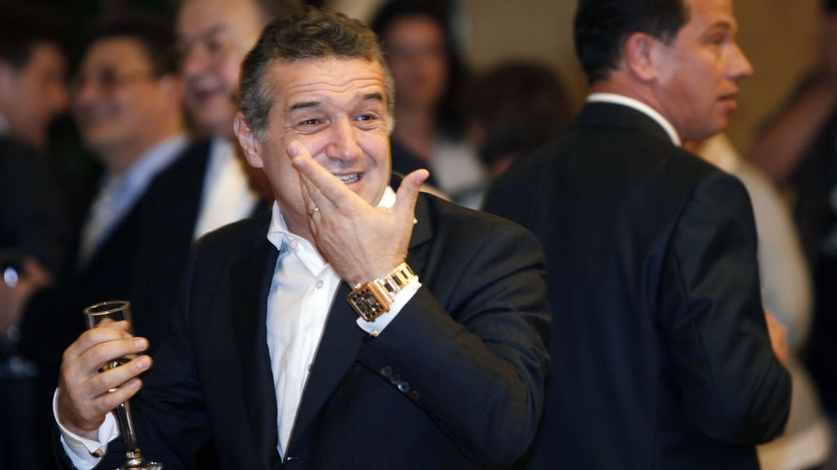 El presidente del Steaua: “¡Si me obligan a tener un equipo femenino, me retiro del fútbol!” El presidente del Steaua: “¡Si me obligan a tener un equipo femenino, me retiro del fútbol!”