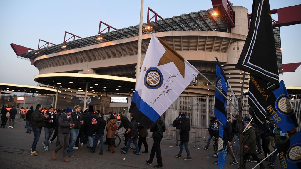 Muere un hincha del Inter de Milán horas después de ser atropellado en una pelea tras el partido ante el Nápoles Muere un hincha del Inter de Milán horas después de ser atropellado en una pelea tras el partido ante el Nápoles