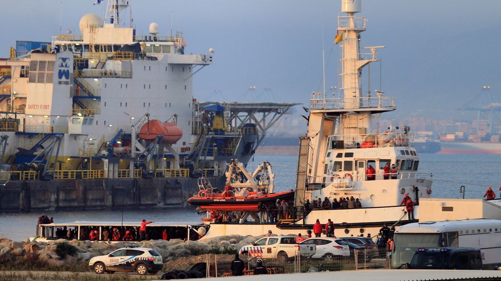 Primeras imágenes del Open Arms en el puerto de Algeciras
