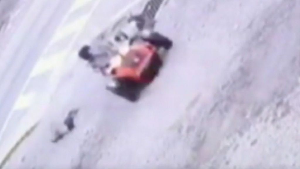 Terrible accidente: con tres años, sale volando en una curva del kart en el que viajaba  sin casco