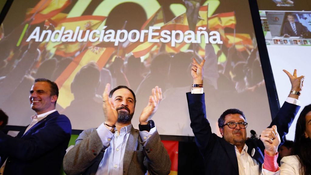 Santiago Abascal y Francisco Serrano celebran el resultado de Vox