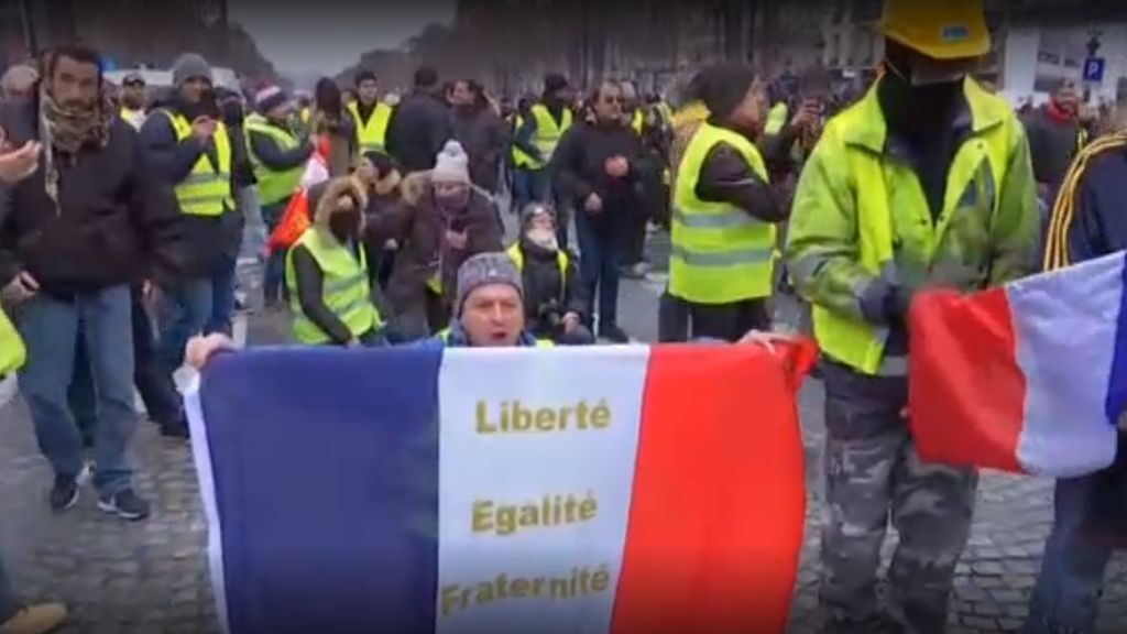 La afluencia de los 'chalecos amarillos' en Francia disminuye en Navidad