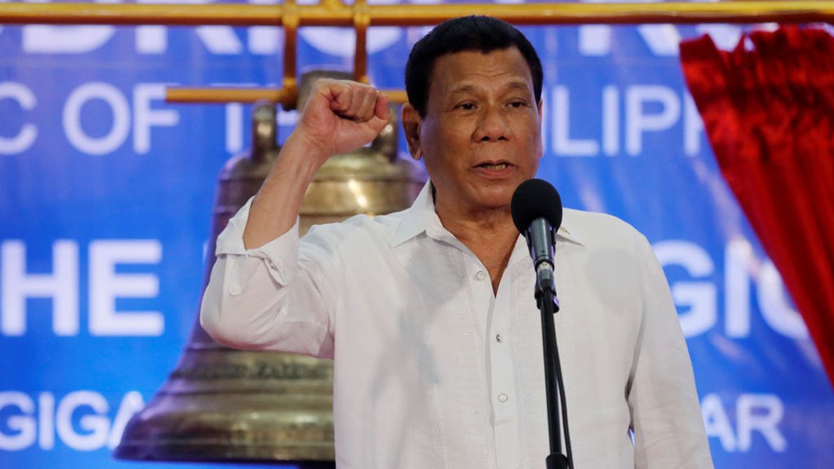 El presidente filipino alardea de que trató de violar a su criada cuando era adolescente