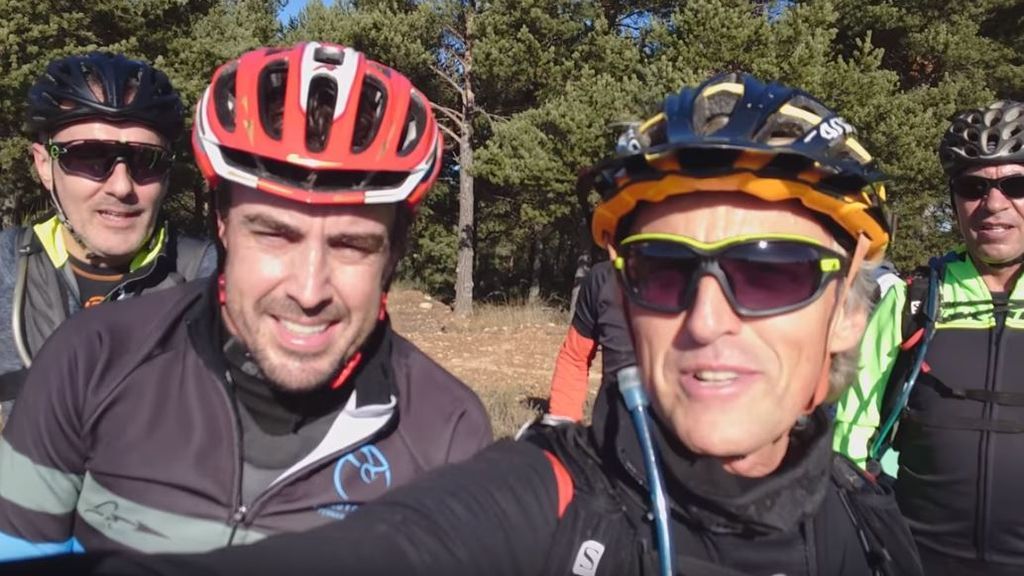 Fernando Alonso y Jesús Calleja sudan la gota gorda en una mañana de ruta