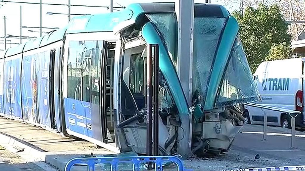 Se investiga el accidente de un tranvía en Barcelona