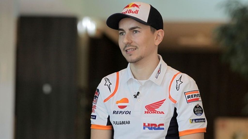 Jorge Lorenzo: “Todos los pilotos tenemos nuestros puntos fuertes y débiles, Márquez también los tiene”