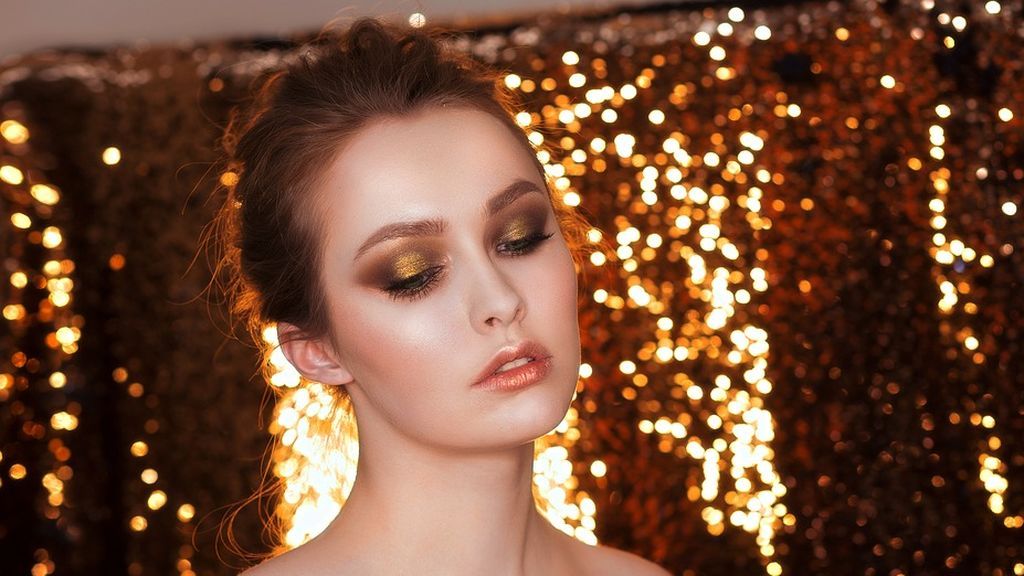 Cómo hacerte un maquillaje glitter sin acabar hecha un cuadro