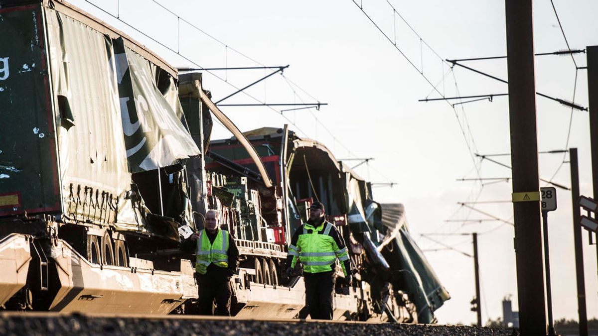 Seis muertos en un accidente entre un tren de mercancias y otro de pasajeros en Dinamarca