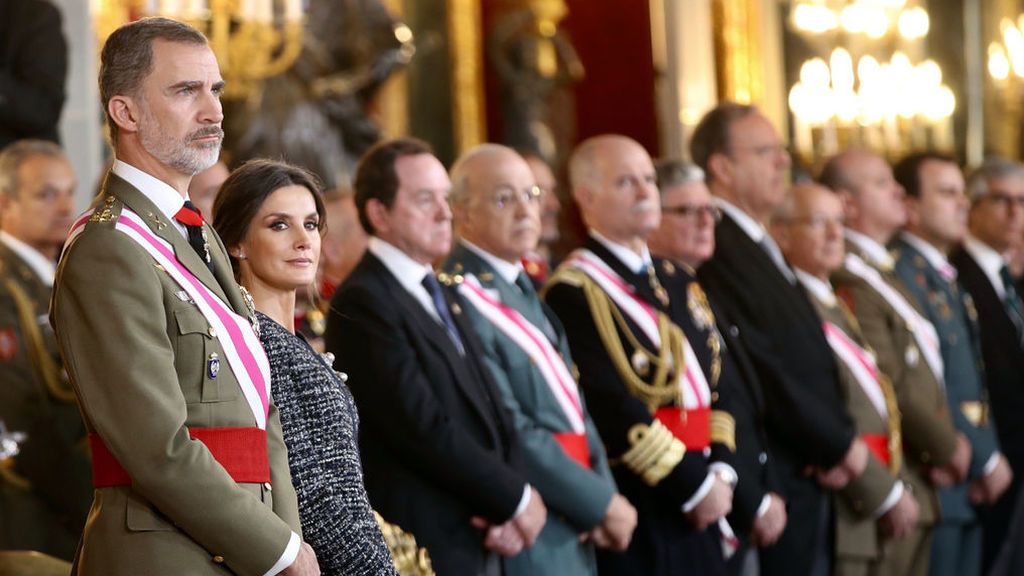 Felipe VI se centra en la bandera y en los hombres y mujeres de las Fuerzas Armadas en la Pascua Militar