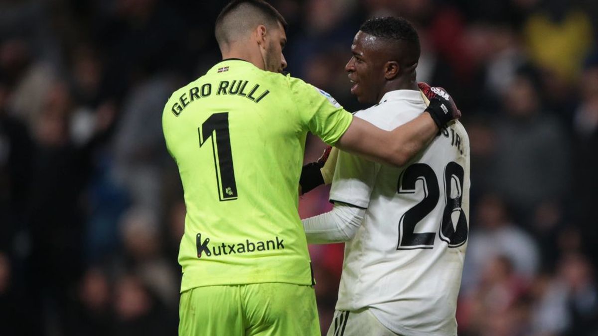Vinicius y Rulli se enzarzan por el penalti: el brasileño demuestra que le derriba y el portero que toca balón Vinicius y Rulli se enzarzan por el penalti: el brasileño demuestra que le derriba y el portero que toca balón