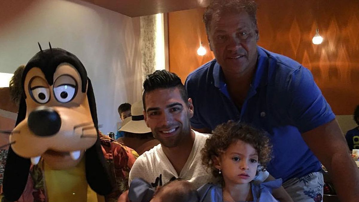 El emotivo mensaje de Falcao a su padre fallecido: "Papi: es difícil encontrar palabras en este doloroso momento" El emotivo mensaje de Falcao a su padre fallecido: "Papi: es difícil encontrar palabras en este doloroso momento"