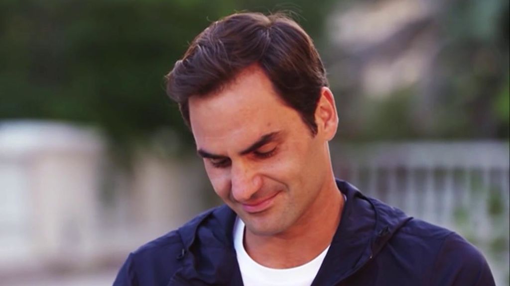 Roger Federer rompe a llorar en medio de una entrevista tras preguntarle por su descubridor