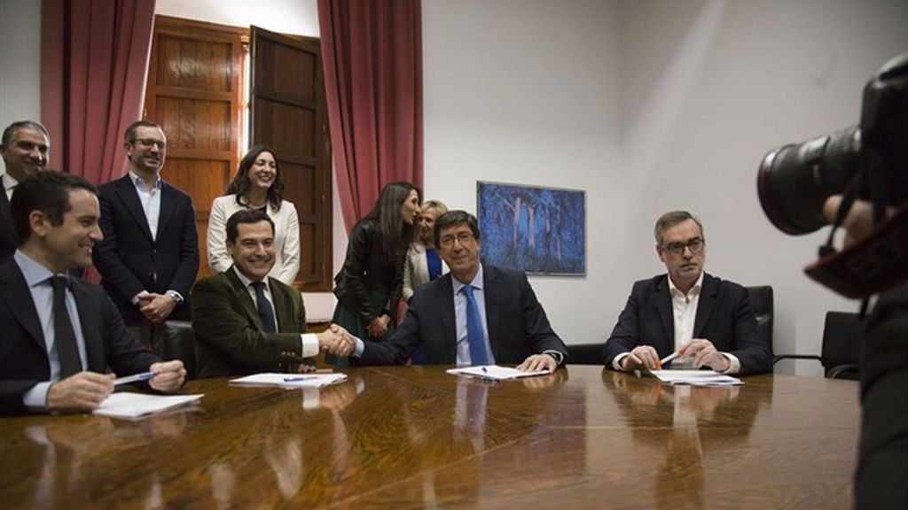 El acuerdo en Andalucía y los mandamientos de Vox