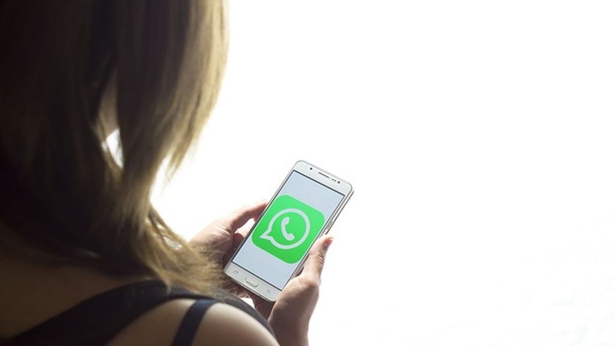 Cómo te puede espiar WhatsApp a través de una 'app'