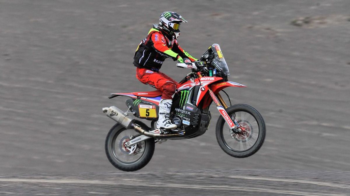 Joan Barreda abandona el Dakar por un problema mecánico cuando era líder en motos Joan Barreda abandona el Dakar por un problema mecánico cuando era líder en motos