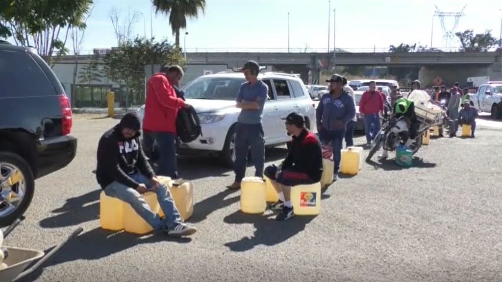 La cruzada de López Obrador contra el robo de gasolina colapsa varias zonas de México