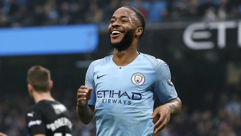 Sterling manda un mensaje de apoyo a un fan que sufrió acoso racista