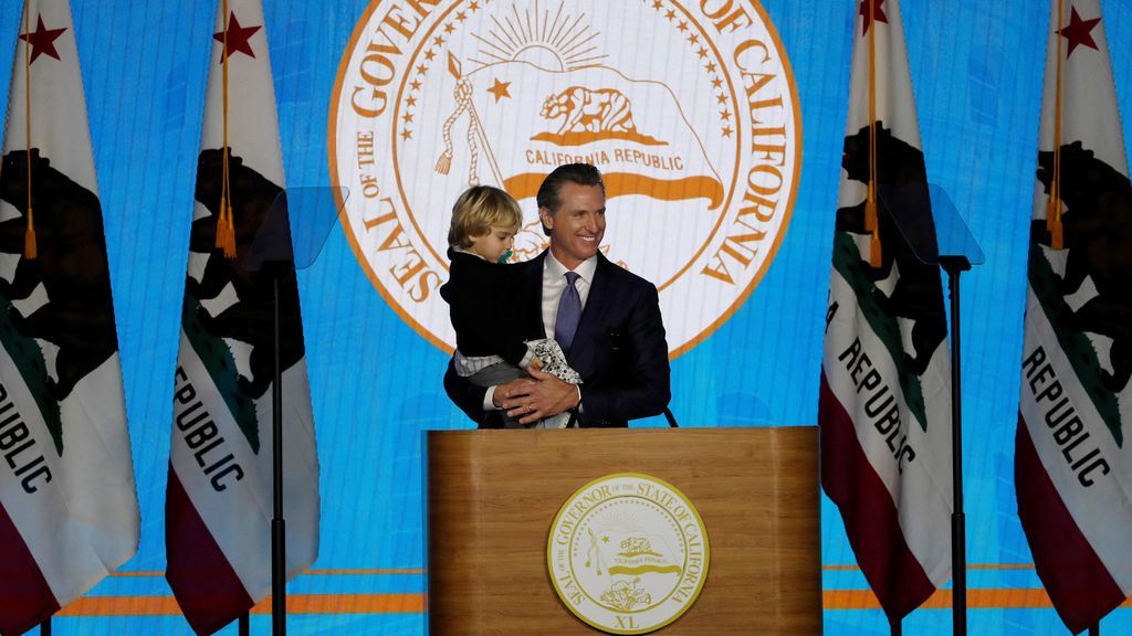 Se llama Ducht, tiene dos años y ha robado el protagonismo a su padre, nuevo gobernador de California