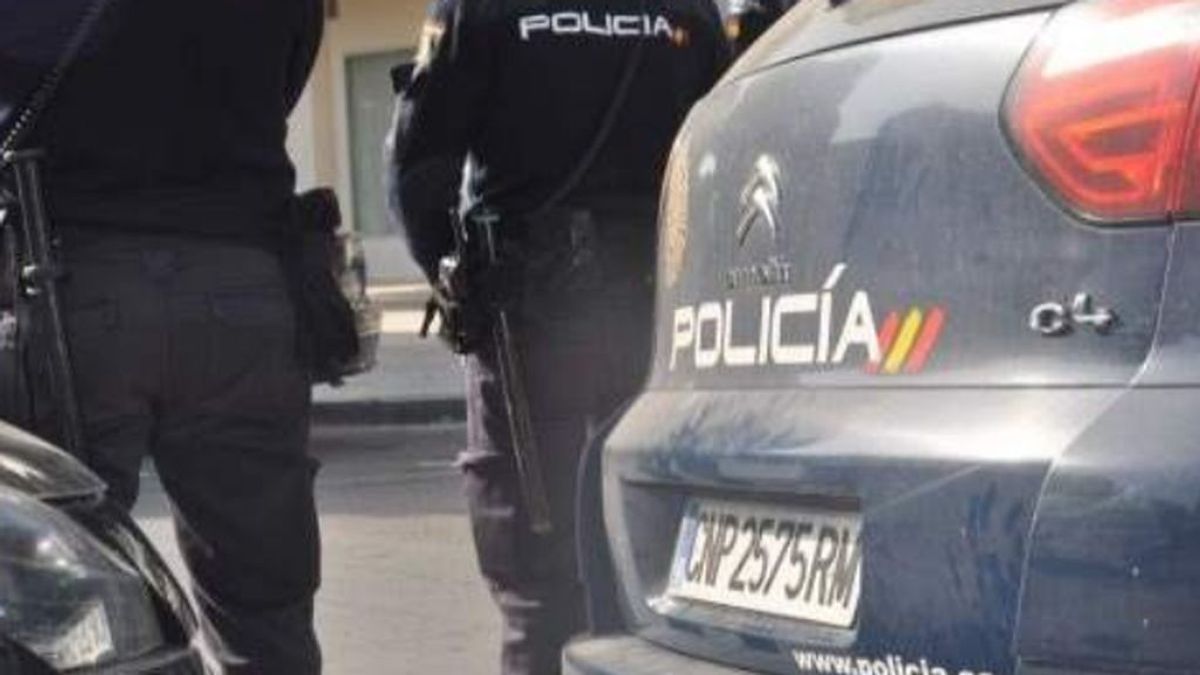 Un hombre con problemas psiquiátricos mata a su madre y se atrinchera en su casa en Fuentes de Ebro