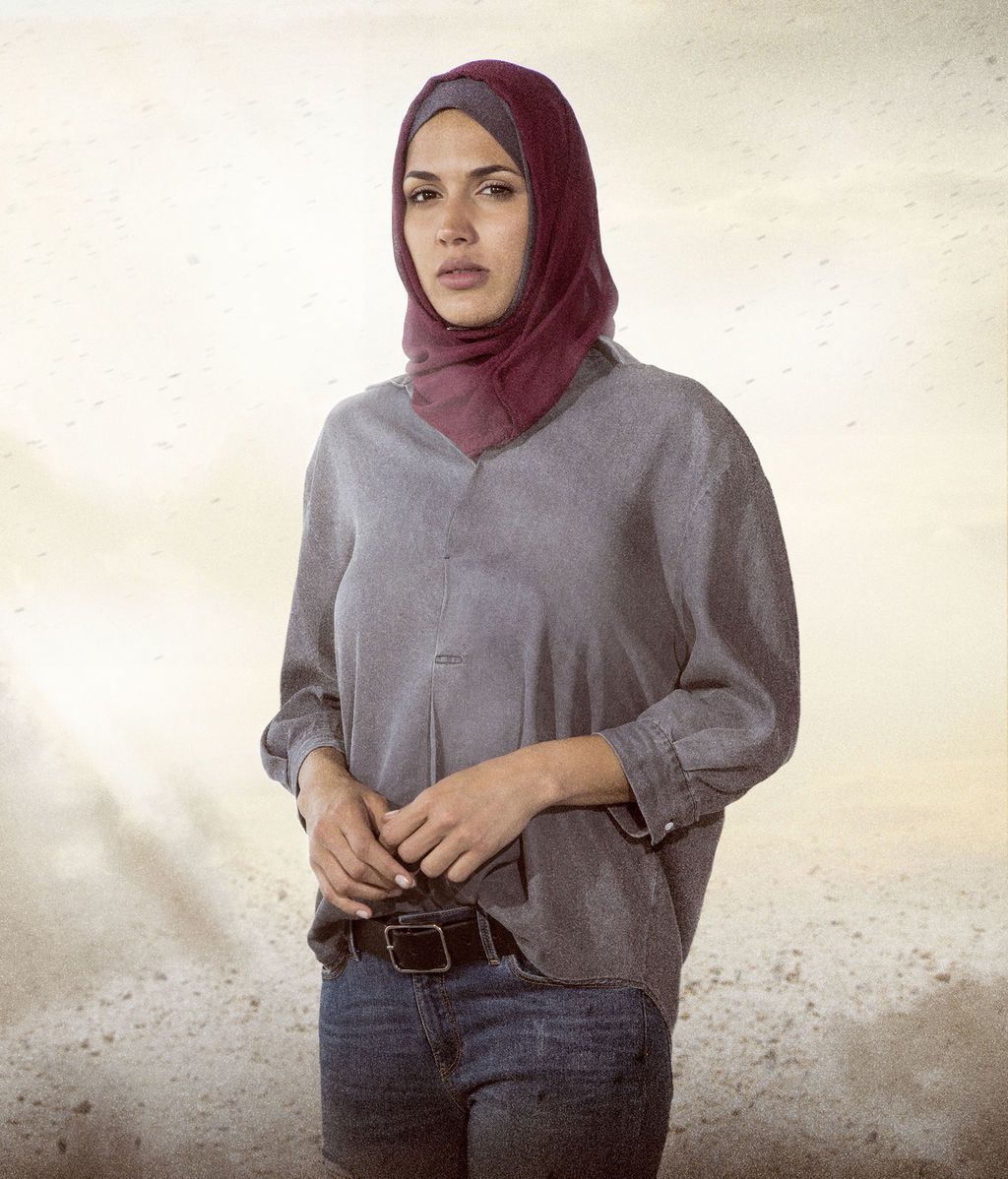 Michelle Calvó es Elena