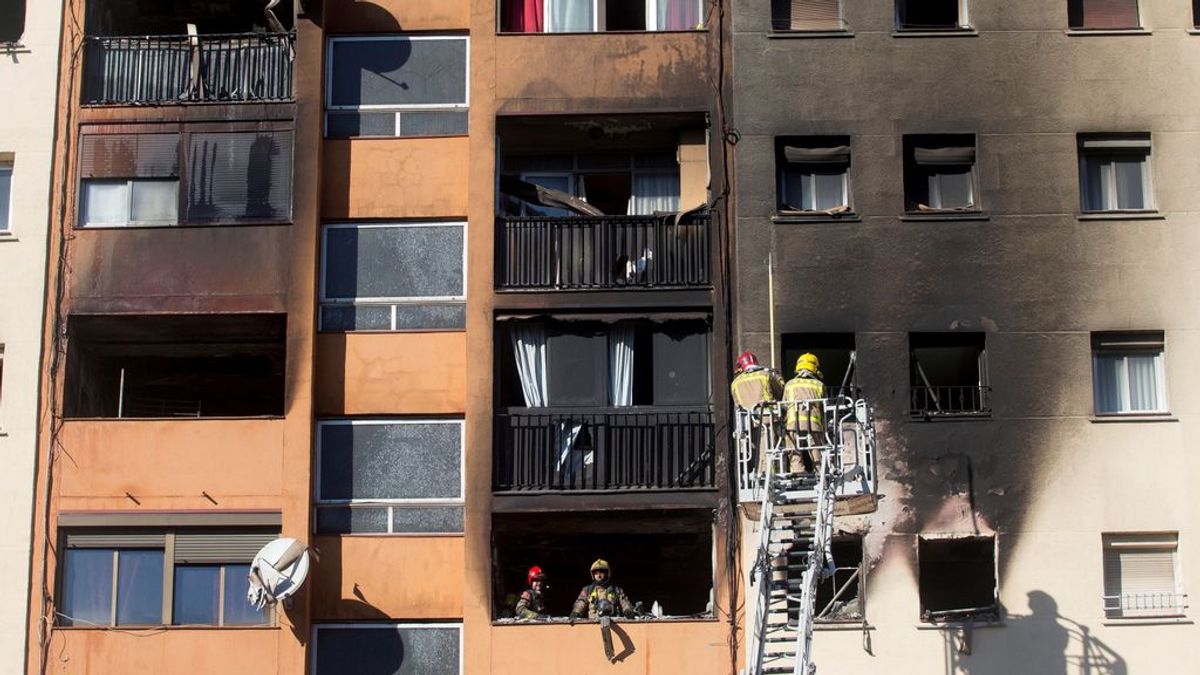 Detenidas seis personas relacionadas con el incendio de Badalona