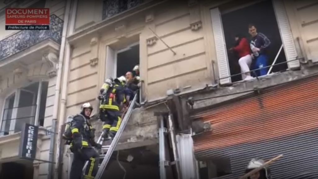 Explosión París: rescatan a los vecinos de los edificios colindantes