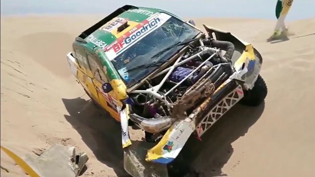 Jesús Calleja abandona el Dakar con el coche destrozado: “Se acabó el rally para mí”