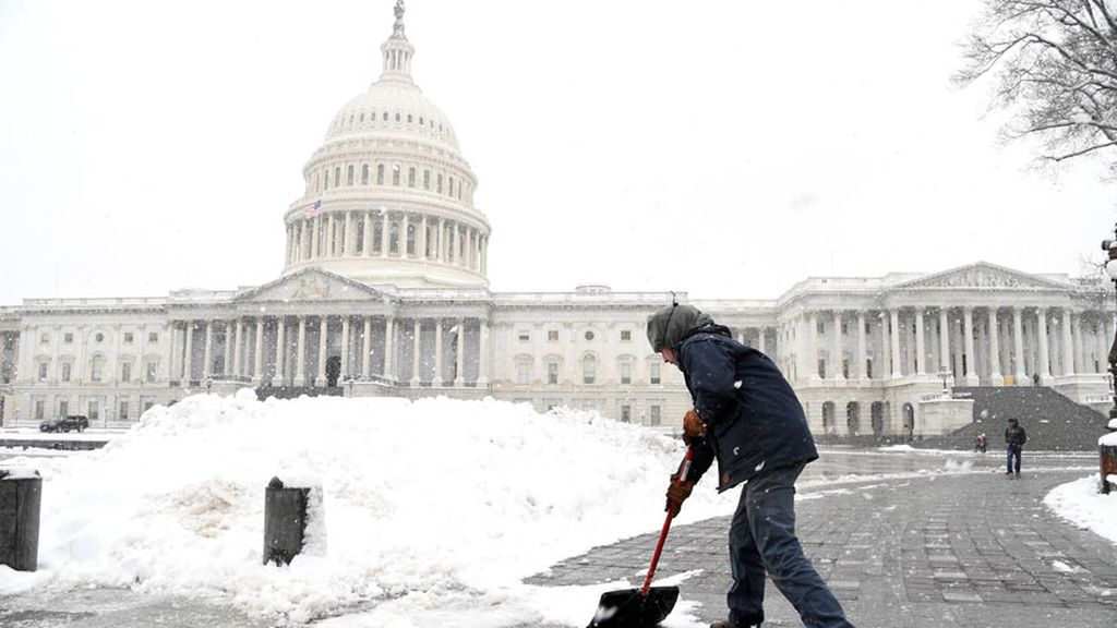 Washington  vive la primera gran nevada del año en EEUU