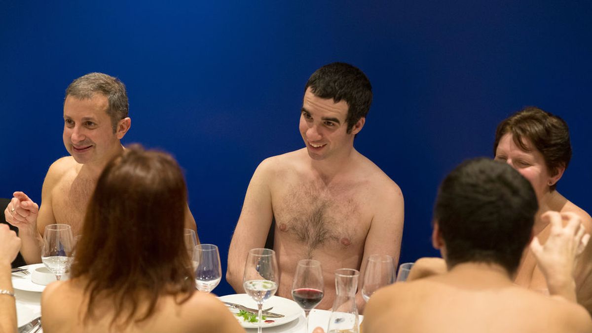 Cuenta atrás para disfrutar de la última cena nudista en París