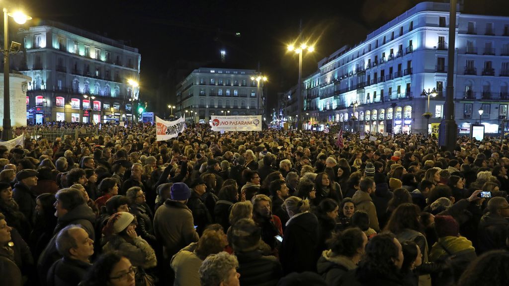 Una marea feminista contra Vox inunda las calles de España