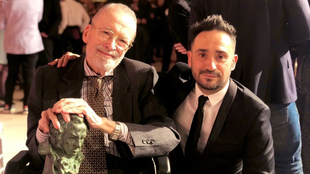 Chicho Ibáñez Serrador con Juan Antonio Bayona, en la fiesta de nominados de los Premios Goya 2019.