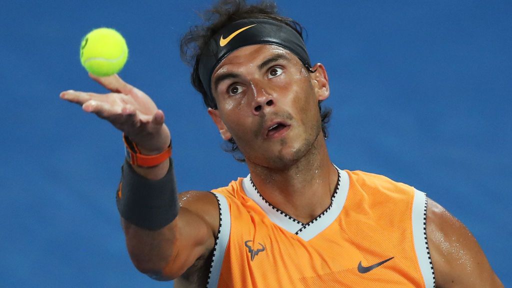 Locura en las gradas de Australia cuando a Nadal se le escapa una bola y un aficionado la caza al vuelo