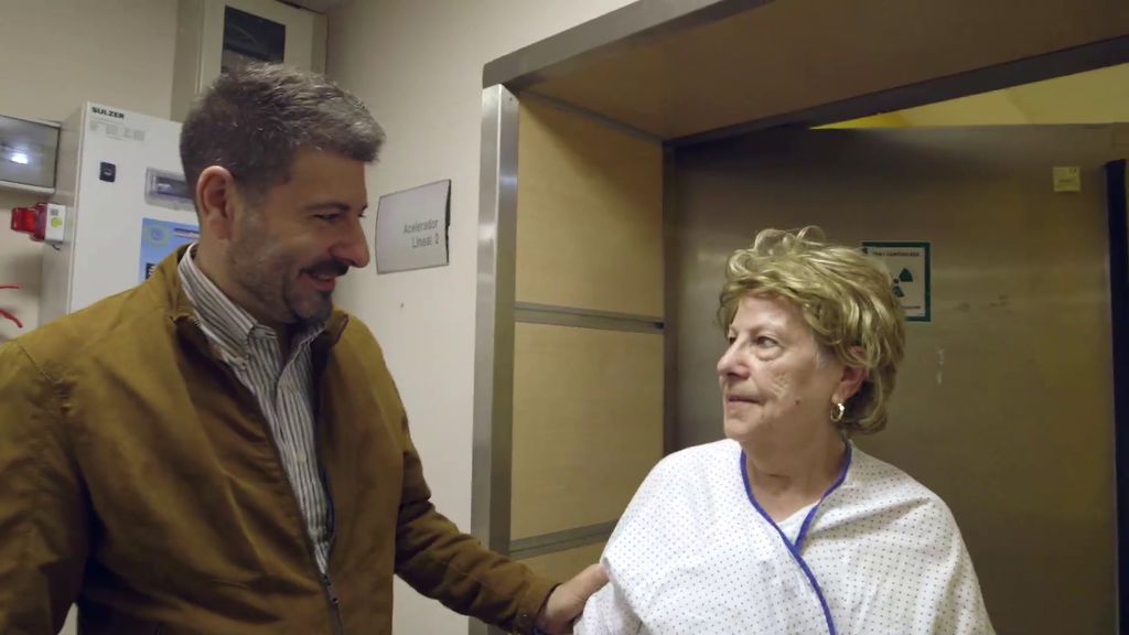 Juan Antonio y su madre, en 'Héroes, más allá del deber'.