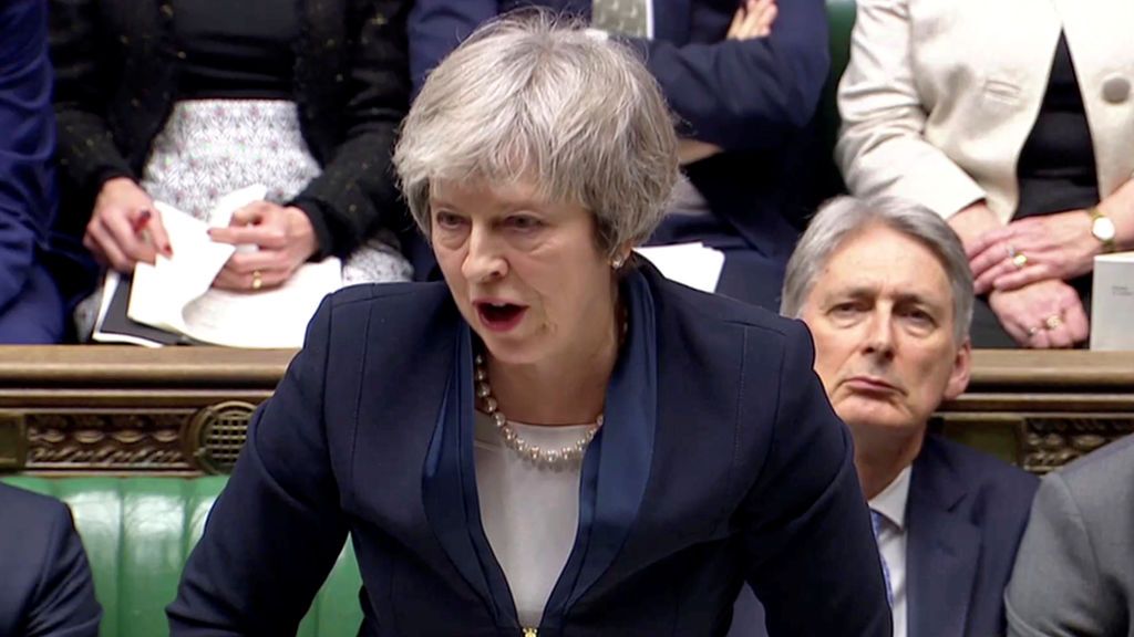 Theresa May en la encrucijada: Reino Unido se va de la UE a la desbandada o habrá un nuevo referéndum