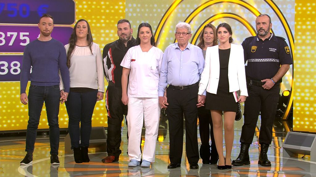 Los siete participantes anónimos de la prueba de 'El concurso del año' número 100.