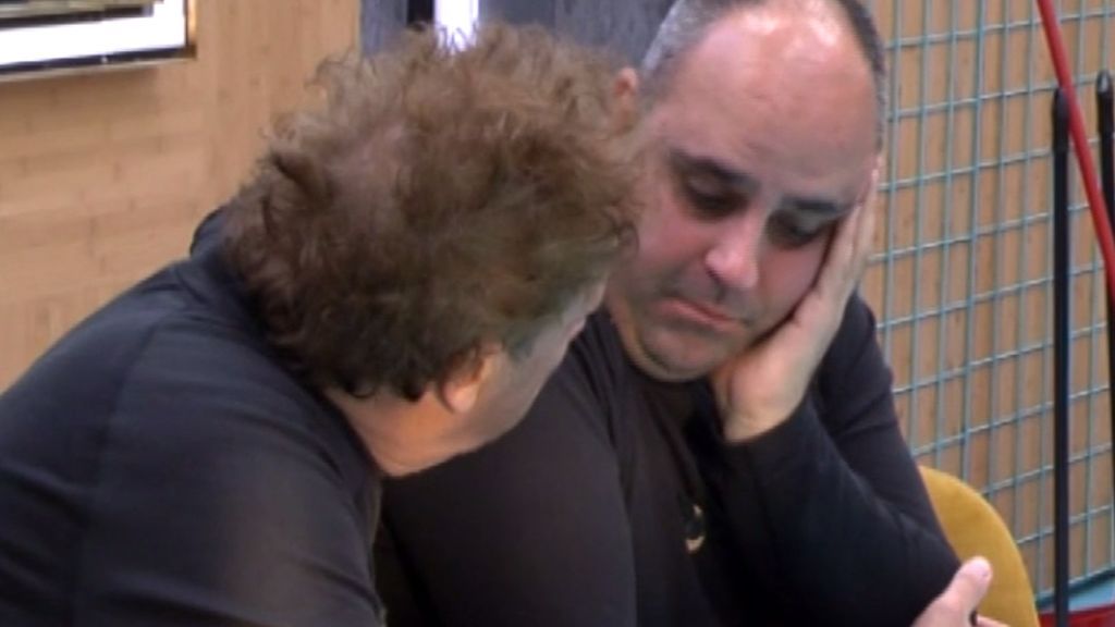 Julio Ruz se derrumba ante sus compañeros por culpa de María Jesús Ruiz