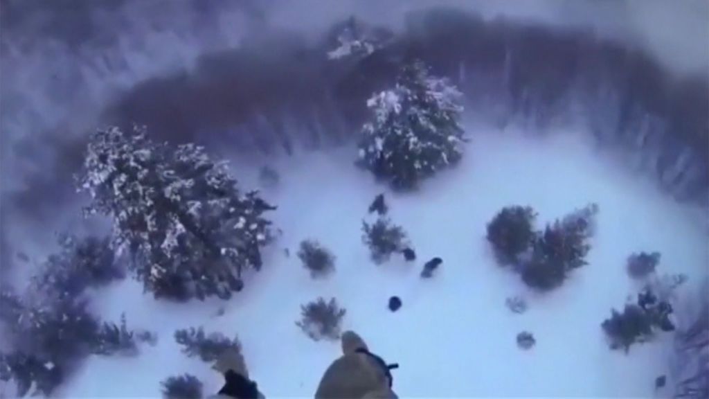 Sobrecogedor rescate con helicóptero a cuatro ciudadanos turcos al borde de la congelación