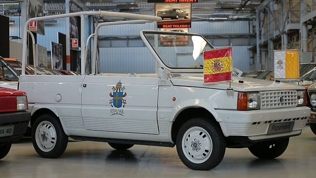 ‘Bienvenidos’ a la nave A122 de Seat: del 600 o el 850, al Panda que fue usado como Papamóvil