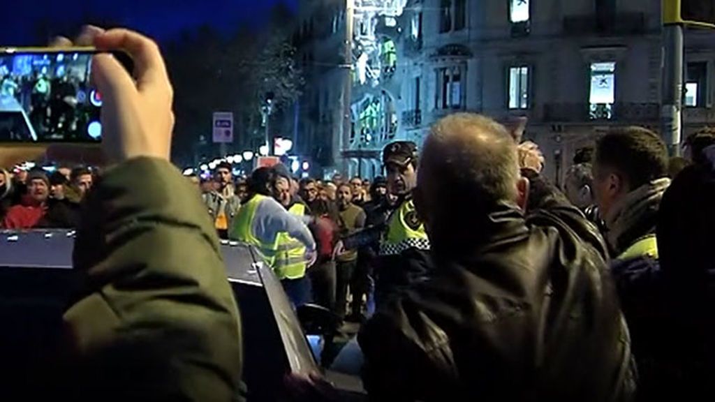 Vuelve la tensión entre los taxistas y las VTC en las calles de Barcelona