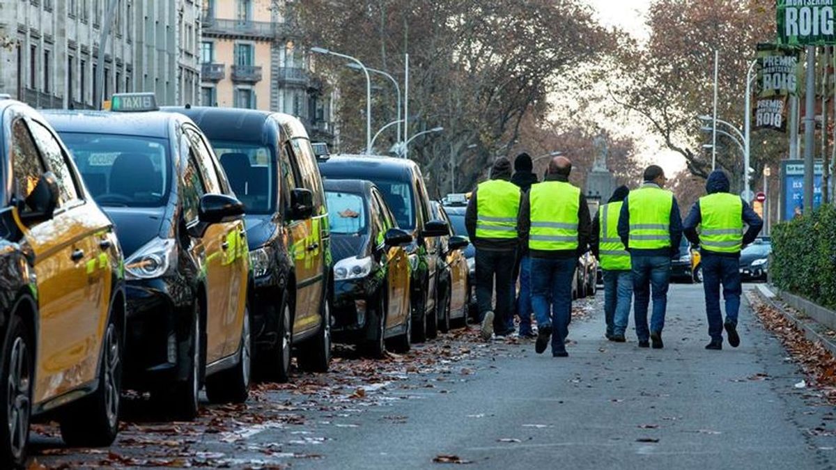 Huelga de taxistas en Barcelona: Ya son 80 los vehículos VTC dañados