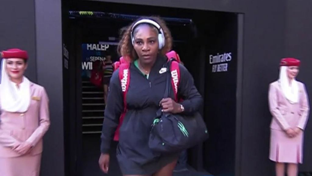 Serena Williams se equivoca y sale del túnel de vestuarios cuando anuncian a la número uno (y no es ella)