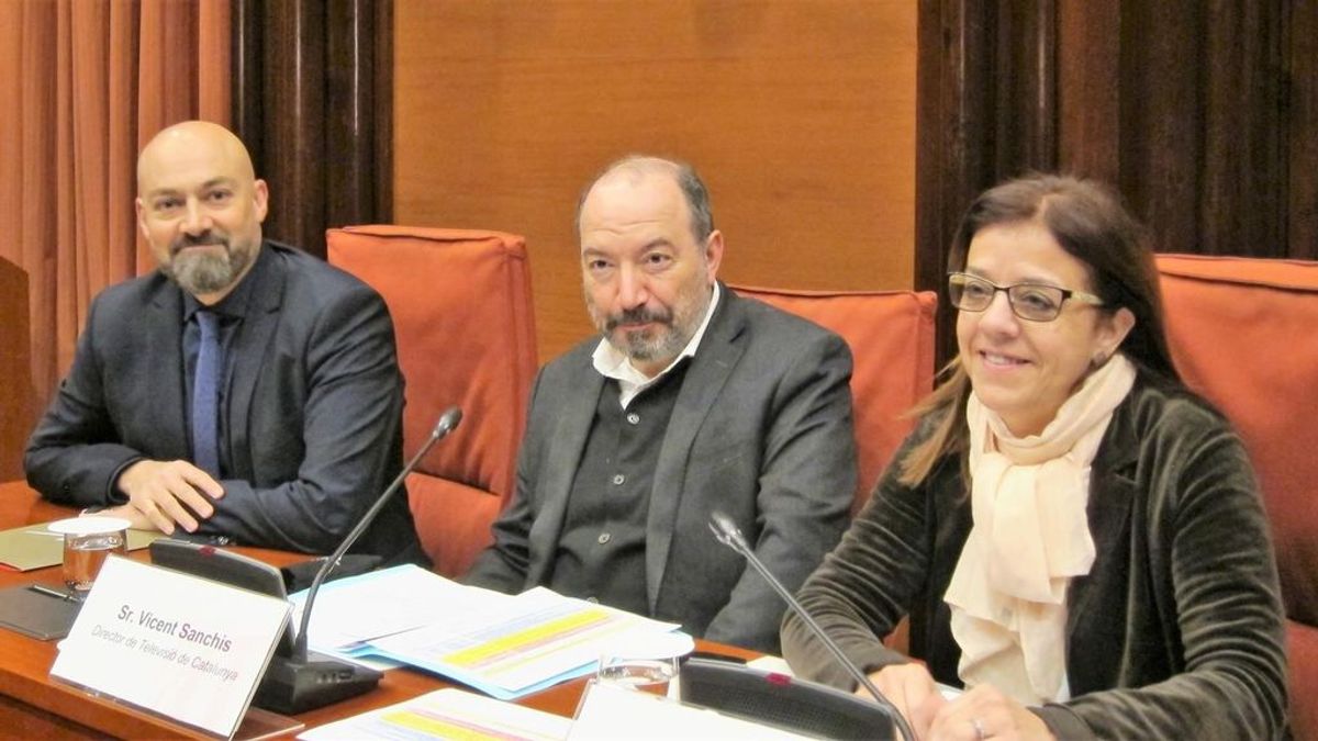 Saül Gordillo (presidente de Catalunya Ràdio), Vicent Sanchis (director de TV3) y Núria Llorach (presidenta en funciones de la CCMA), en la Comisión de Control de la CCMA, en el Parlament.