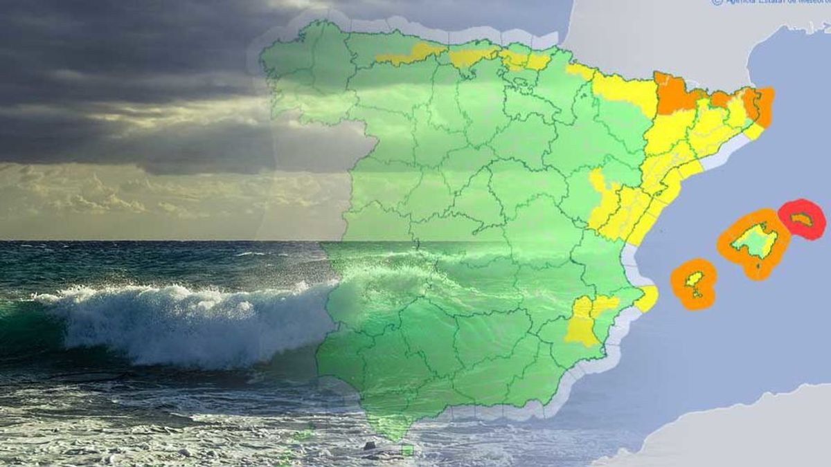 Cuidado con el mar: hay aviso rojo en Menorca por el intenso oleaje que golpea la isla