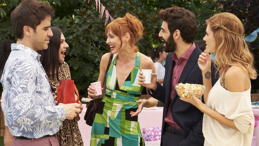 Ernesto Sevilla, Miren Ibarguren, Cristina Castaño, David Verdaguer y Amaia Salamanca, en 'Lo dejo cuando quiera'.