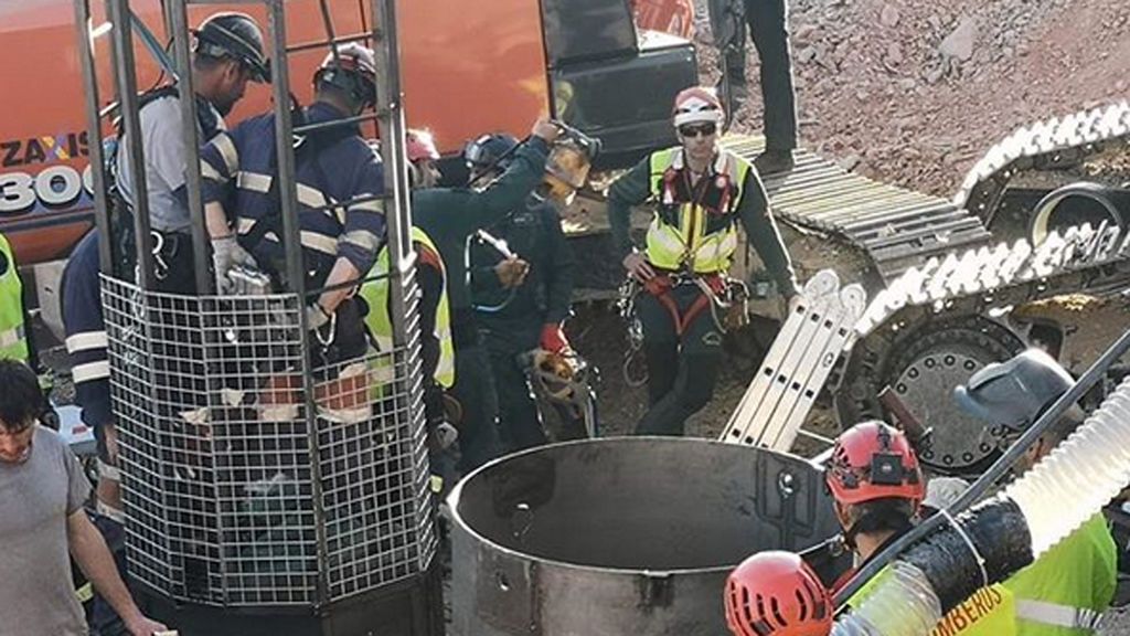 Cuenta atrás para finalizar el rescate de Julen: los mineros trabajan sin descanso