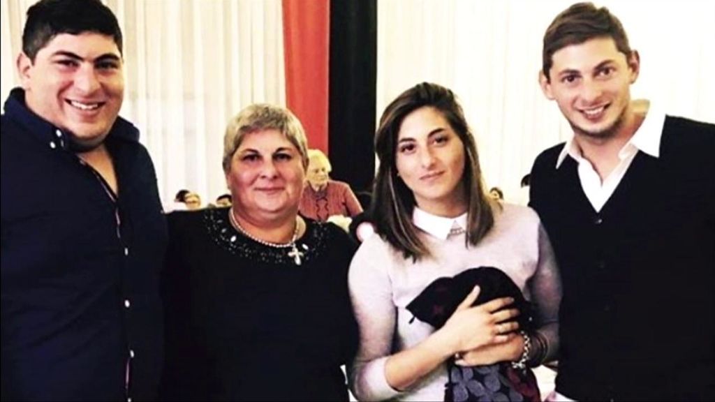 La familia de Emiliano Sala no se da por vencida y pide ayuda al presidente Macri